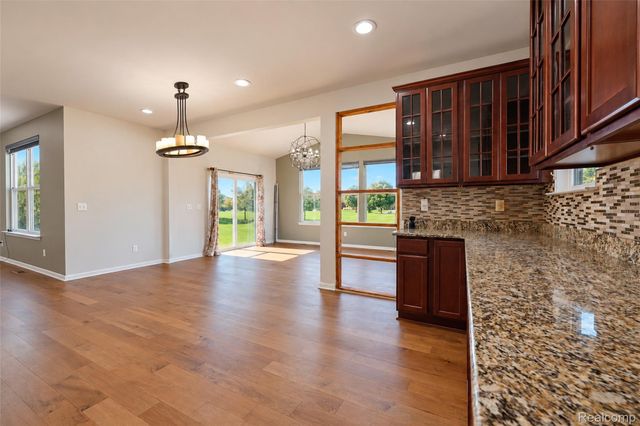 1696 S Pennfield Lane, Canton Charter Township, MI 48188