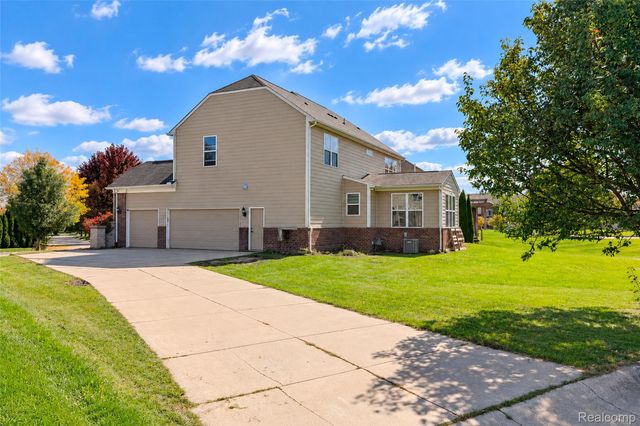 1696 S Pennfield Lane, Canton Charter Township, MI 48188