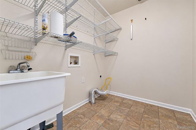 1696 S Pennfield Lane, Canton Charter Township, MI 48188