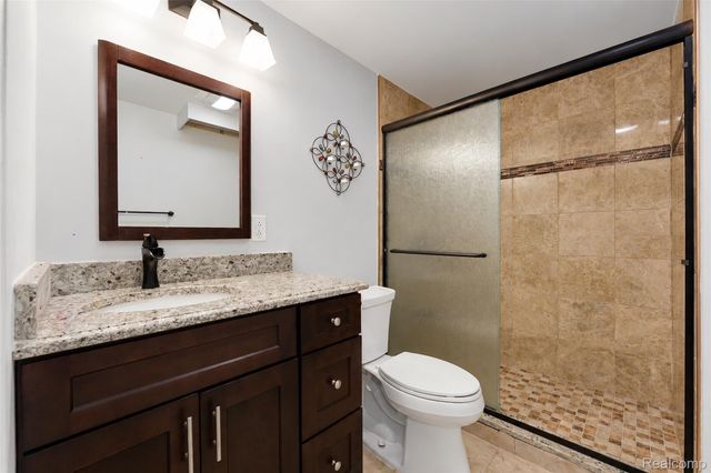 1696 S Pennfield Lane, Canton Charter Township, MI 48188