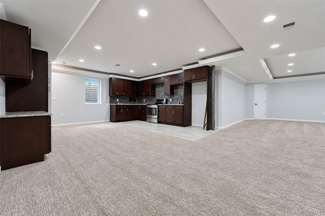 1696 S Pennfield Lane, Canton Charter Township, MI 48188