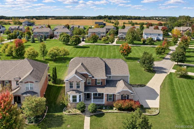 1696 S Pennfield Lane, Canton Charter Township, MI 48188