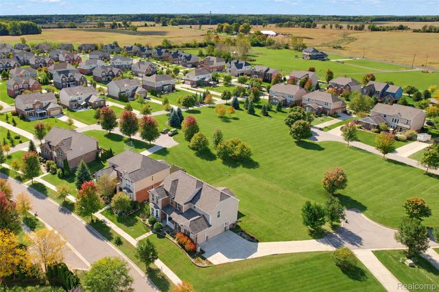 1696 S Pennfield Lane, Canton Charter Township, MI 48188