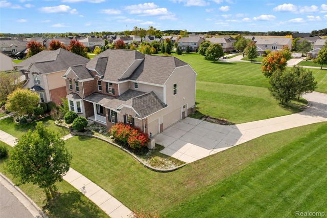 1696 S Pennfield Lane, Canton Charter Township, MI 48188