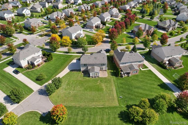 1696 S Pennfield Lane, Canton Charter Township, MI 48188
