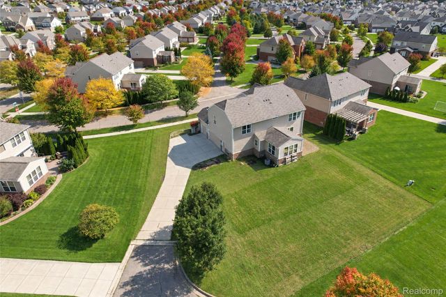1696 S Pennfield Lane, Canton Charter Township, MI 48188