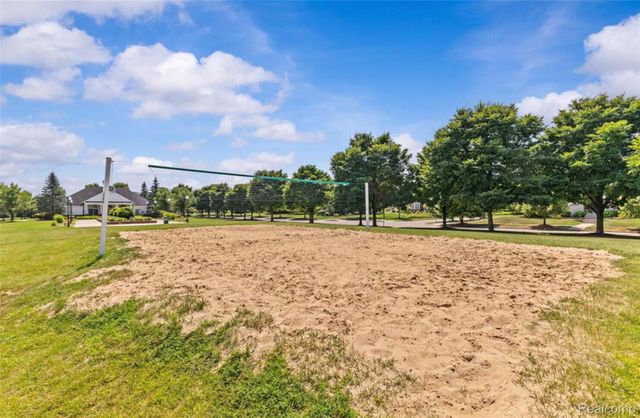 1696 S Pennfield Lane, Canton Charter Township, MI 48188