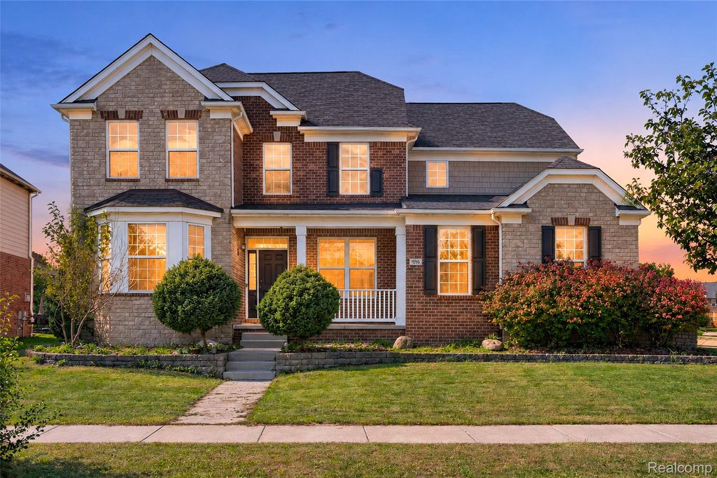 1696 S Pennfield Lane, Canton Charter Township, MI 48188