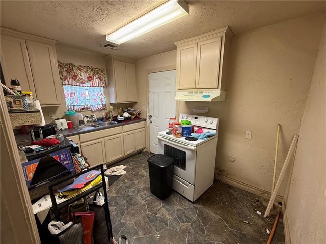 1731 NW Ash Avenue, Lawton, OK 73507