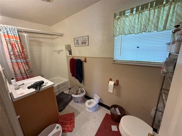 1731 NW Ash Avenue, Lawton, OK 73507