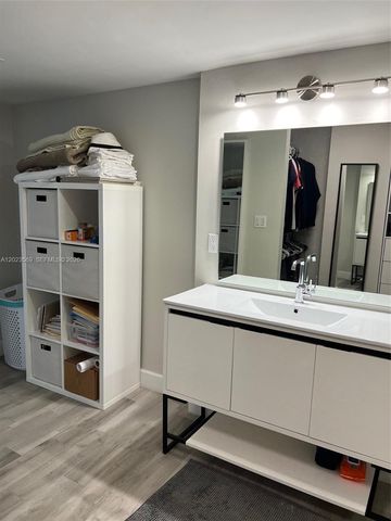 1400 Saint Charles Pl 323, Pembroke Pines, FL 33026