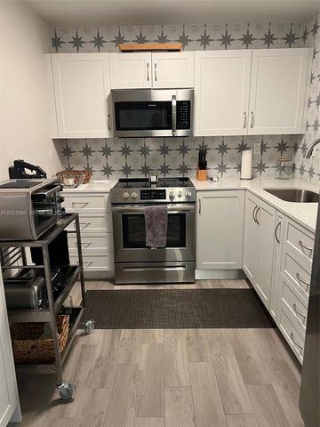 1400 Saint Charles Pl 323, Pembroke Pines, FL 33026