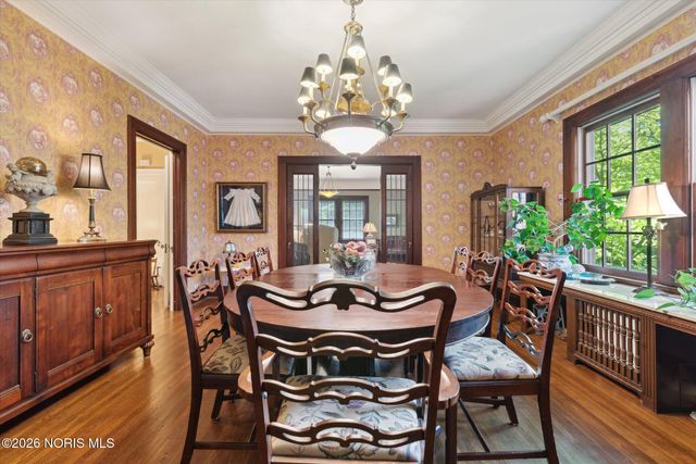 3614 Edgevale Road, Ottawa Hills, OH 43606