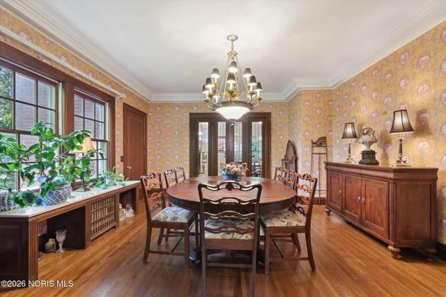 3614 Edgevale Road, Ottawa Hills, OH 43606