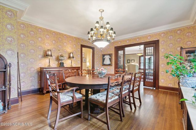 3614 Edgevale Road, Ottawa Hills, OH 43606