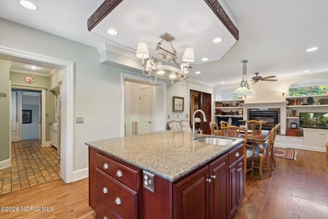 3614 Edgevale Road, Ottawa Hills, OH 43606