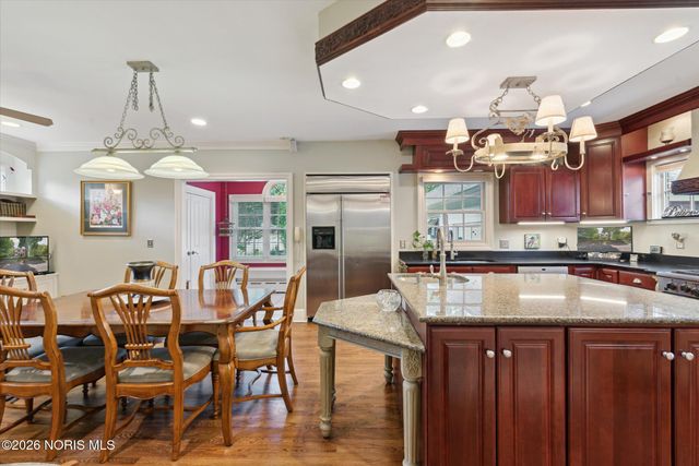 3614 Edgevale Road, Ottawa Hills, OH 43606