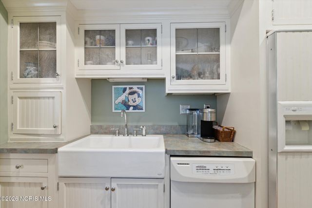 3614 Edgevale Road, Ottawa Hills, OH 43606