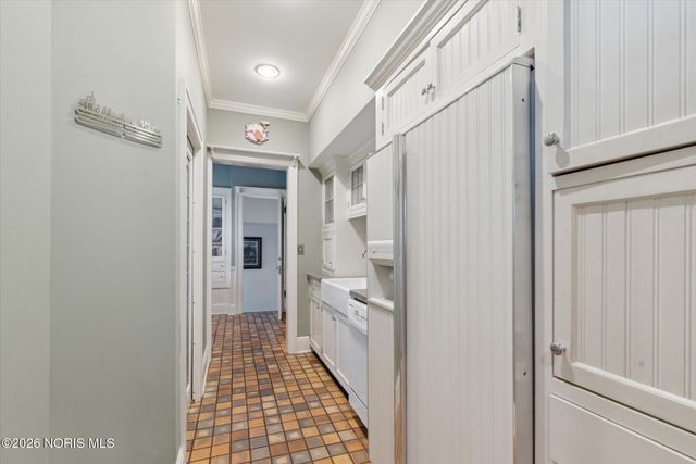 3614 Edgevale Road, Ottawa Hills, OH 43606