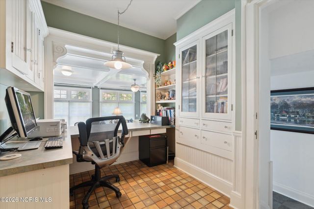 3614 Edgevale Road, Ottawa Hills, OH 43606