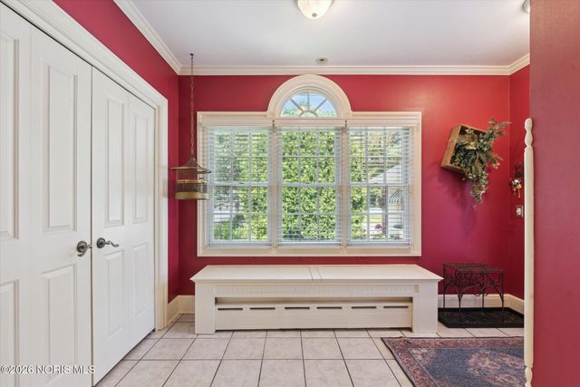 3614 Edgevale Road, Ottawa Hills, OH 43606