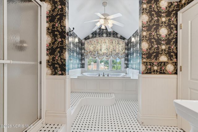 3614 Edgevale Road, Ottawa Hills, OH 43606