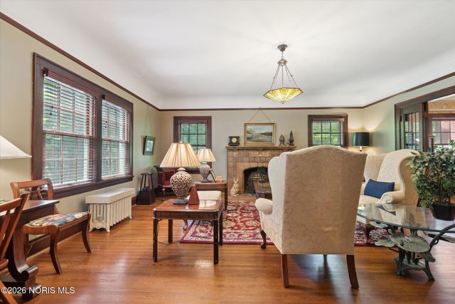 3614 Edgevale Road, Ottawa Hills, OH 43606