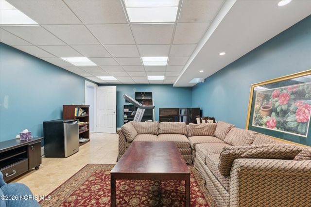 3614 Edgevale Road, Ottawa Hills, OH 43606