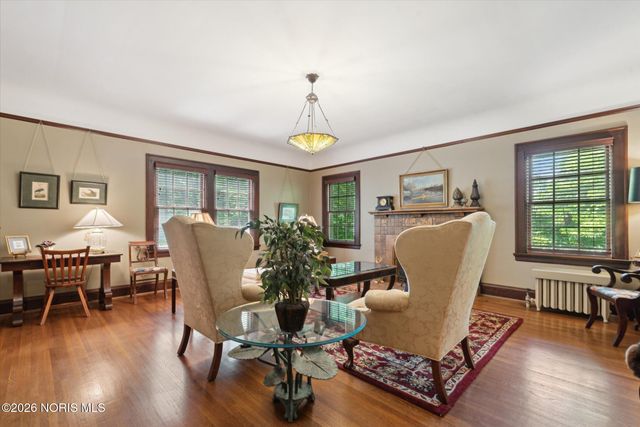 3614 Edgevale Road, Ottawa Hills, OH 43606