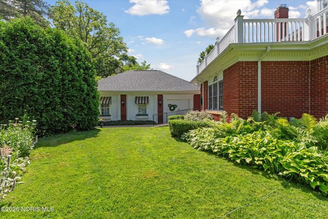 3614 Edgevale Road, Ottawa Hills, OH 43606