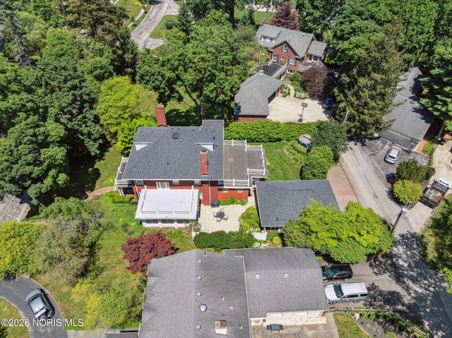 3614 Edgevale Road, Ottawa Hills, OH 43606