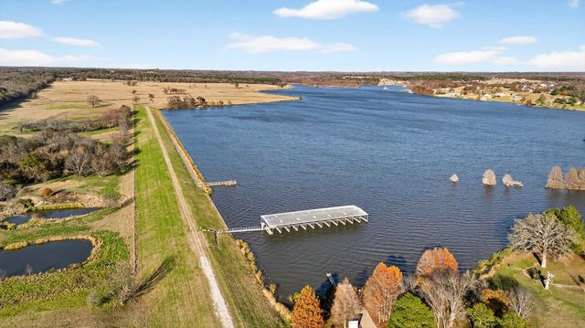 6105 Overlook Point, Athens, TX 75752