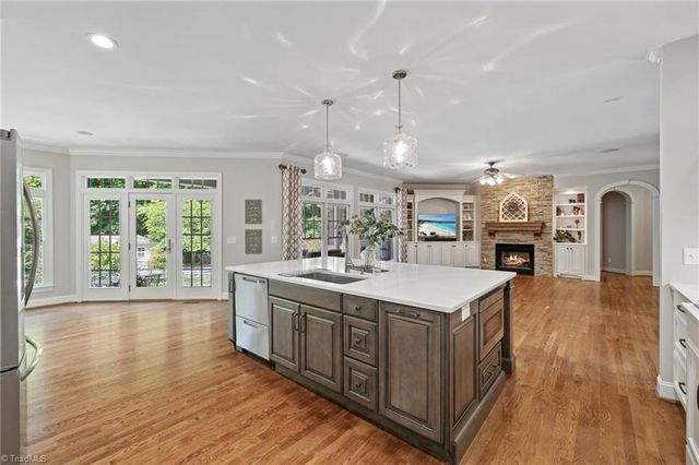 350 Abbotts Crossing, High Point, NC 27265