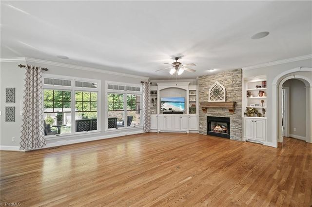 350 Abbotts Crossing, High Point, NC 27265