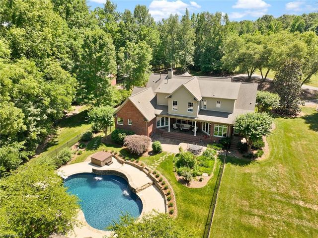 350 Abbotts Crossing, High Point, NC 27265