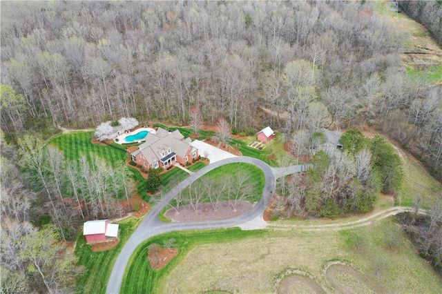 350 Abbotts Crossing, High Point, NC 27265