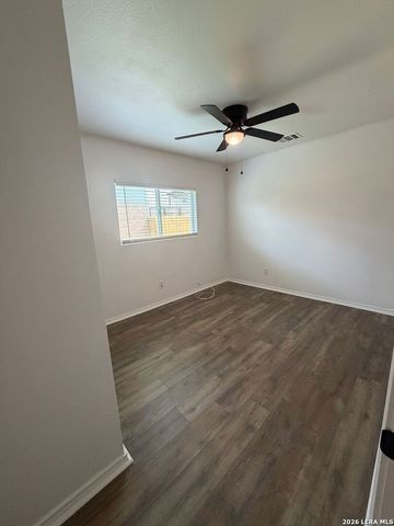 25610 Crimson Beauty, San Antonio, TX 78260