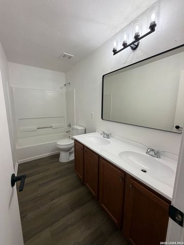 25610 Crimson Beauty, San Antonio, TX 78260
