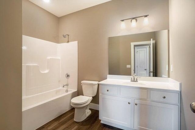 2450 Gray Wolf Way, Fruitport Twp, MI 49444