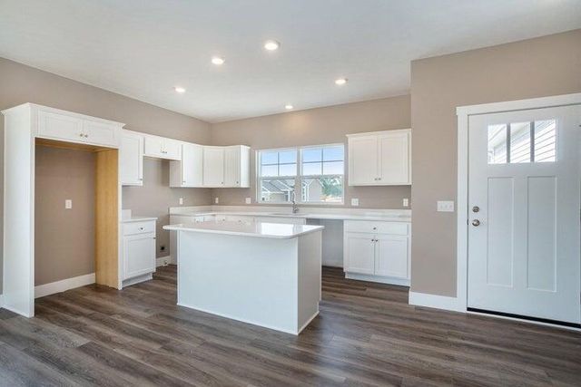 2450 Gray Wolf Way, Fruitport Twp, MI 49444