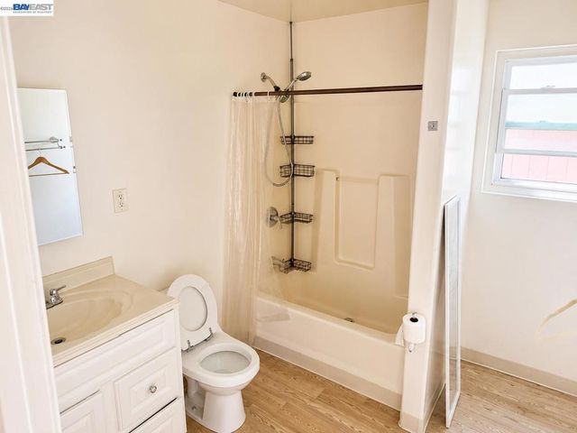 1565 Timothy Dr, San Leandro, CA 94577