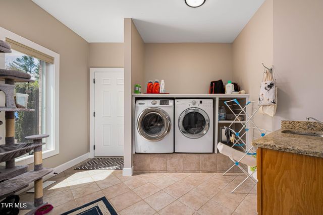 4861 Dry Hill Road, Butler, TN 37640