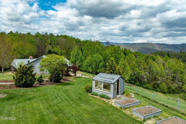 4861 Dry Hill Road, Butler, TN 37640