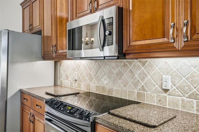 23 N VILLAGE PARKWAY, Palm Coast, FL 32137