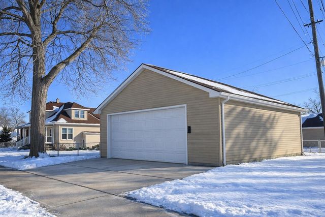 561 Poplar Street, Wyandotte, MI 48192