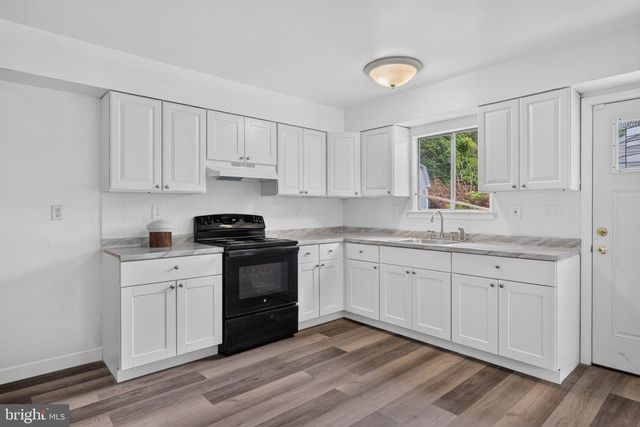 14 SCAMMELL DR, Browns Mills, NJ 08015