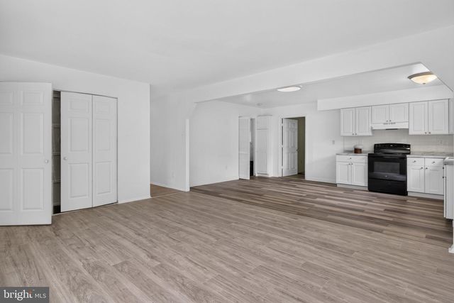 14 SCAMMELL DR, Browns Mills, NJ 08015