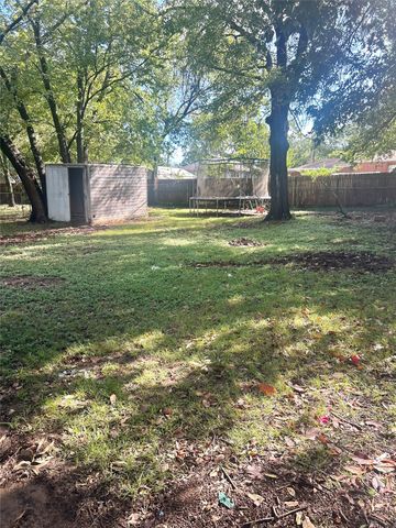 1016 N Howeth Street, Gainesville, TX 76240