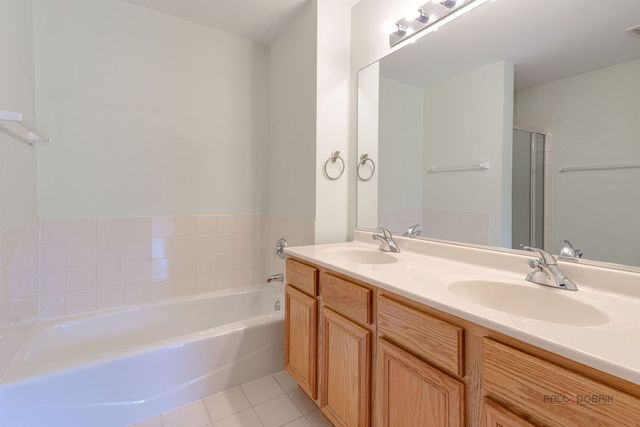 1002 Kensington Drive, Northbrook, IL 60062