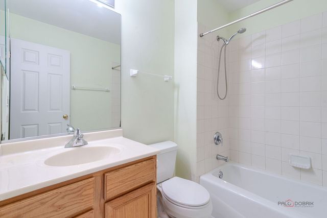 1002 Kensington Drive, Northbrook, IL 60062